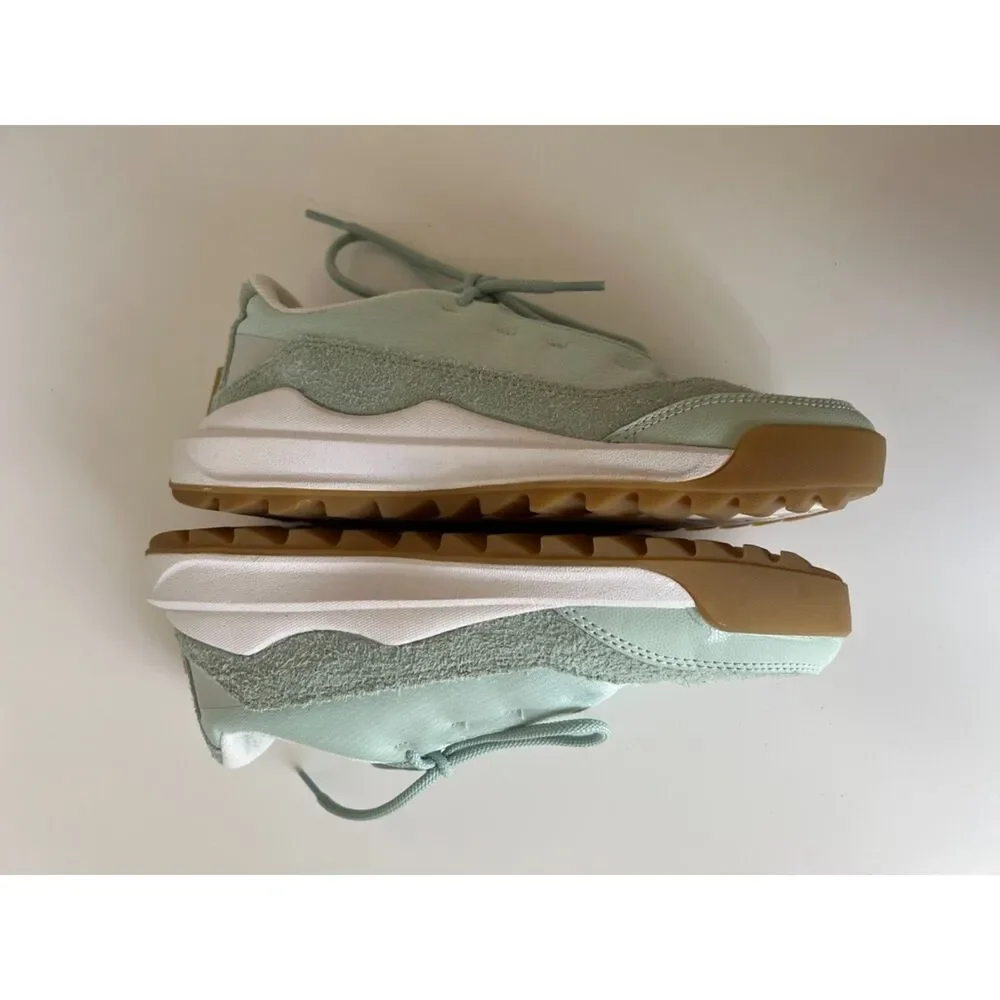 Sorel Ona 718 low shoe in sea sprite. Size 8.